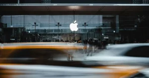 Apple Rục Rịch Tung ‘Vũ Khí Bí Mật’ – Chip Siêu Tiết Kiệm Pin Cho Kính Thông Minh, Mở Ra Kỷ Nguyên AI Thời Trang Kính Đầy Hứa Hẹn?