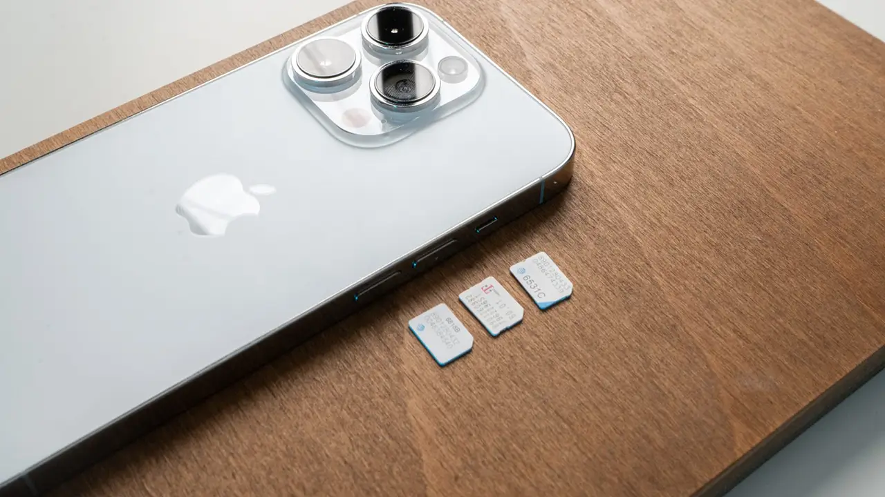 4 cách nhận biết iPhone Lock siêu đơn giản.