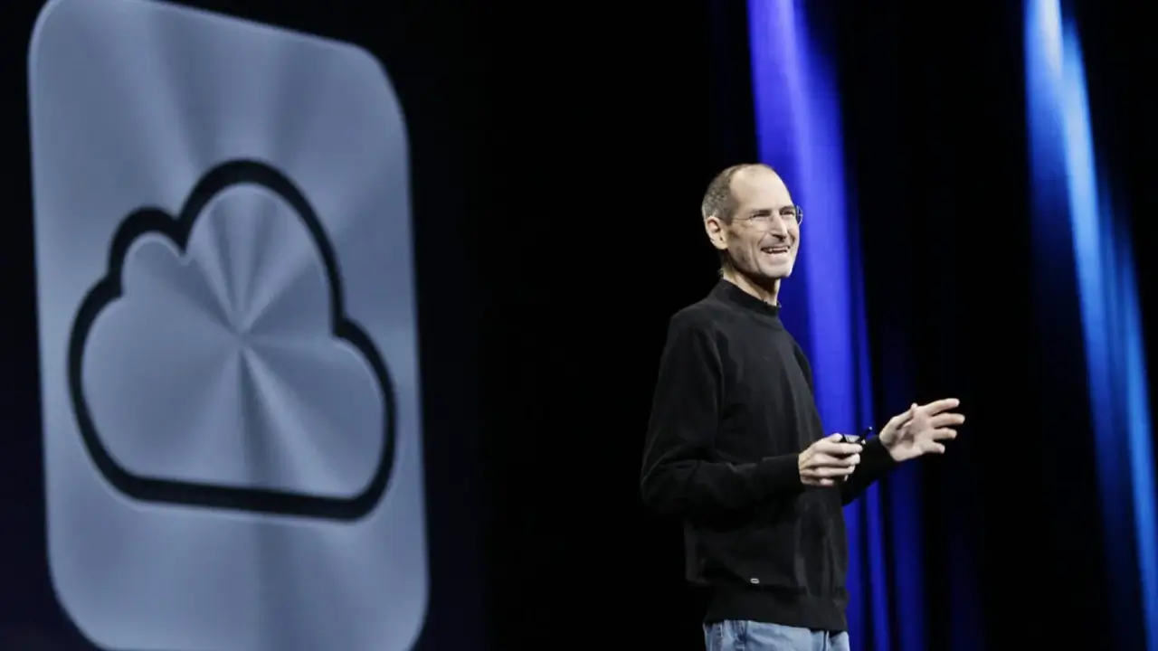 iCloud được Steve Jobs giới thiệu vào ngày 6/6/2011 tại sự kiện WWDC 2011.